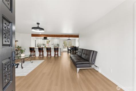 15422 Canyon Road E Puyallup WA 98375