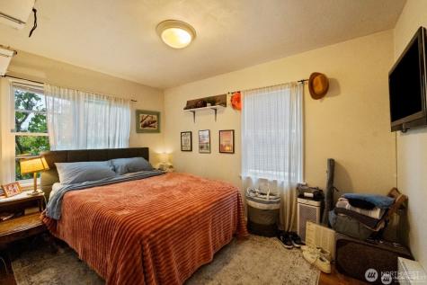 9716 Greenwood Avenue N Seattle WA 98103
