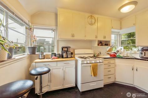 9716 Greenwood Avenue N Seattle WA 98103