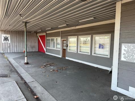 1512 East Pioneer Way Puyallup WA 98372