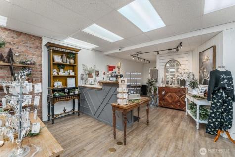 131 E Woodin Avenue Chelan WA 98816