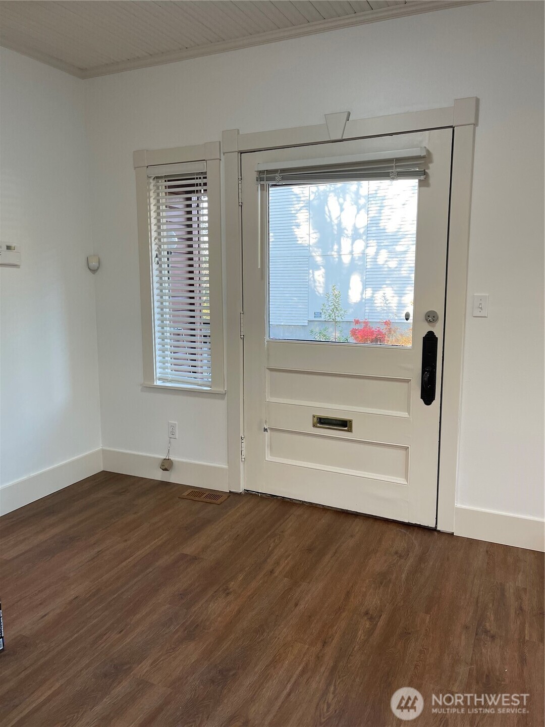 19589 Front Street NE Poulsbo WA 98370