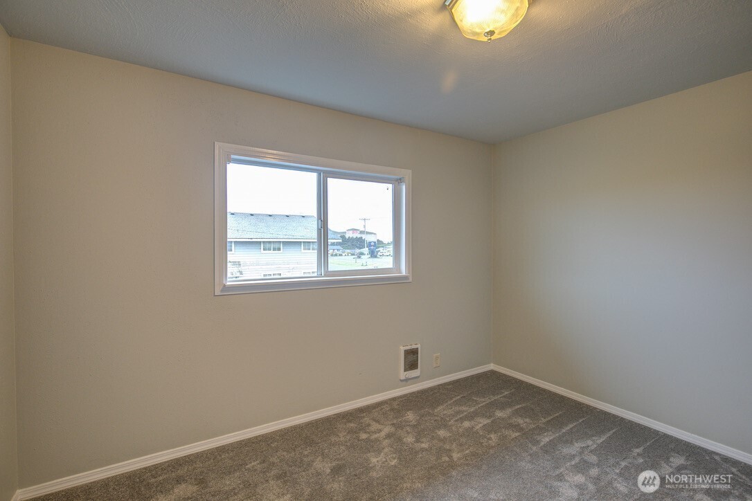 798 Ocean Shores Boulevard NW Ocean Shores WA 98569