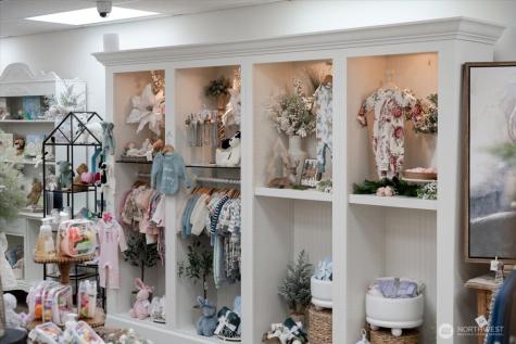 131 E Woodin Avenue Chelan WA 98816