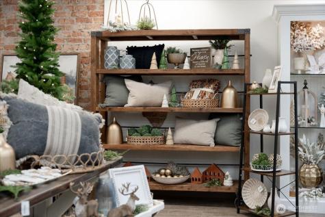 131 E Woodin Avenue Chelan WA 98816