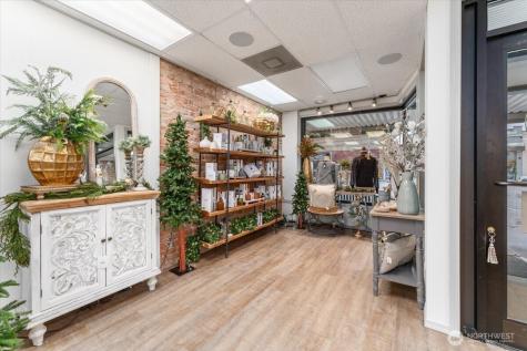 131 E Woodin Avenue Chelan WA 98816