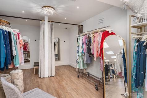 131 E Woodin Avenue Chelan WA 98816