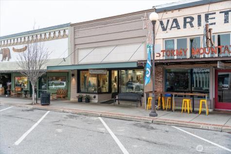 131 E Woodin Avenue Chelan WA 98816