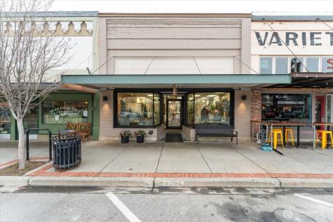 131 E Woodin Avenue Chelan WA 98816