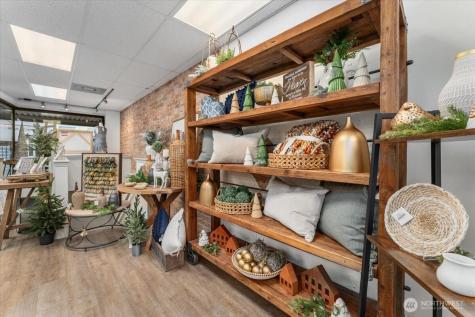 131 E Woodin Avenue Chelan WA 98816