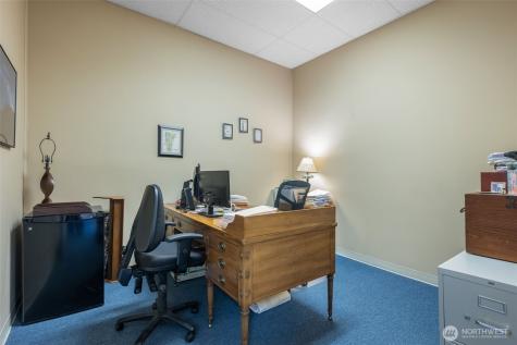 9222 Roosevelt Way NE Seattle WA 98115