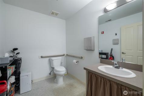 9222 Roosevelt Way NE Seattle WA 98115
