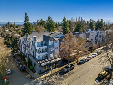 9222 Roosevelt Way NE Seattle WA 98115