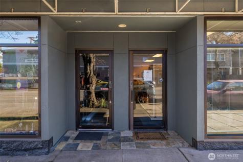 9222 Roosevelt Way NE Seattle WA 98115