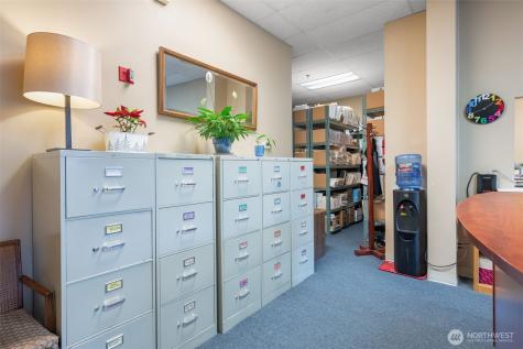 9222 Roosevelt Way NE Seattle WA 98115