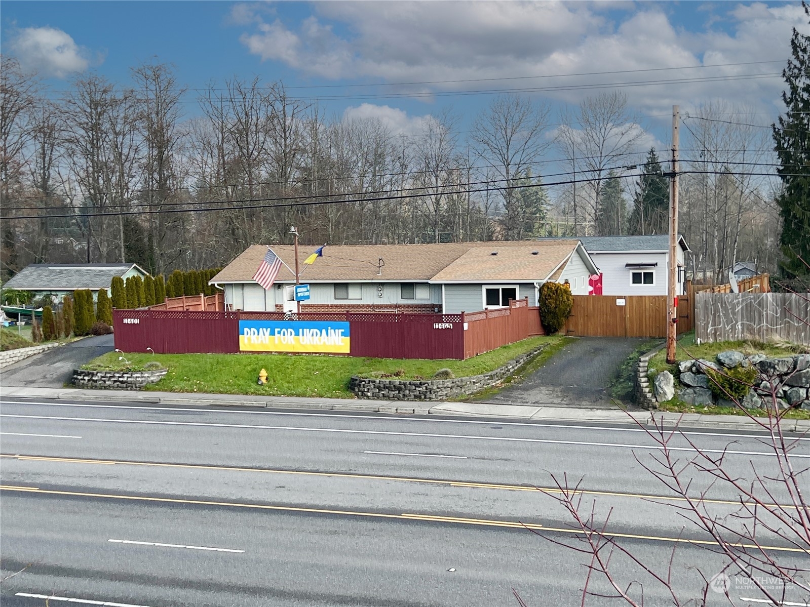 11401 Airport Road Everett WA 98204