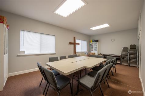 11401 Airport Road Everett WA 98204