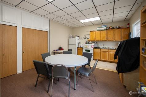 11401 Airport Road Everett WA 98204
