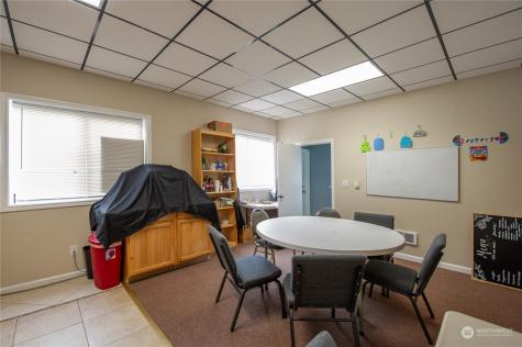 11401 Airport Road Everett WA 98204