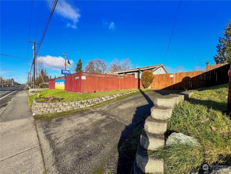 11401 Airport Road Everett WA 98204