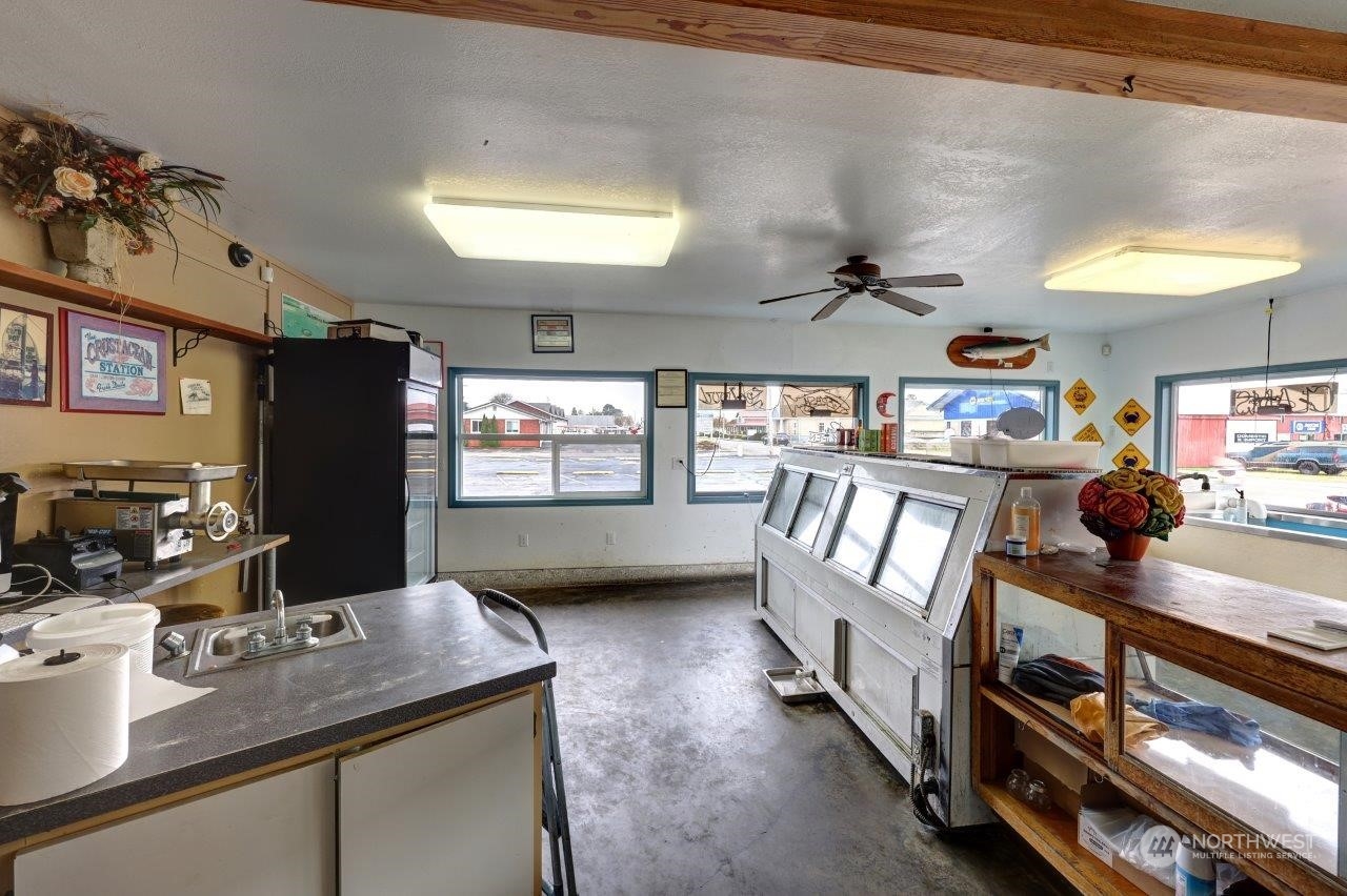 1917 Pacific Avenue S Long Beach WA 98631