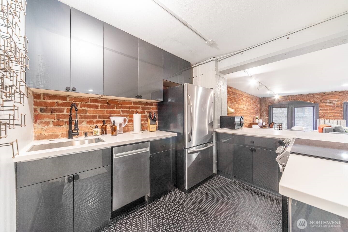 213 1st Avenue S Seattle WA 98104