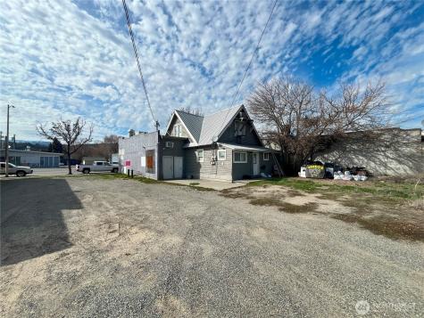 19 Main Street S Omak WA 98841