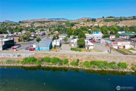 19 Main Street S Omak WA 98841