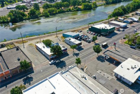 19 Main Street S Omak WA 98841