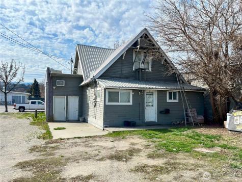 19 Main Street S Omak WA 98841