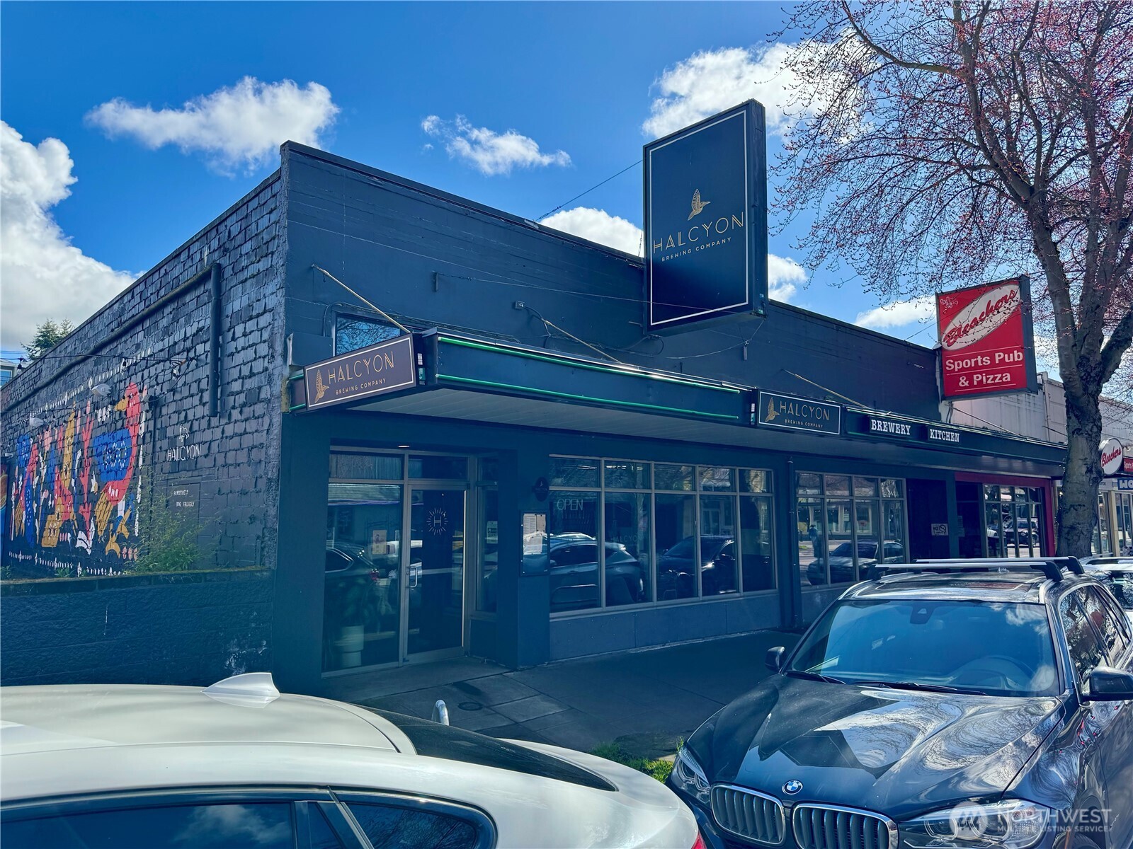 8560 Greenwood Avenue N Seattle WA 98103