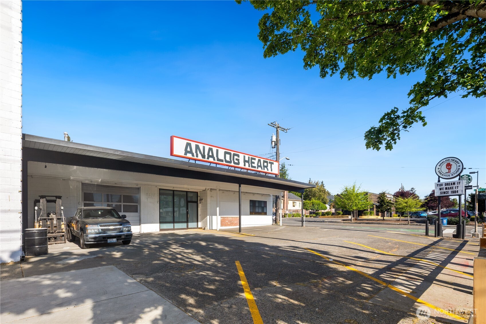 8211 Aurora Avenue N Seattle WA 98103