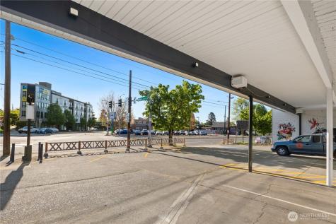 8211 Aurora Avenue N Seattle WA 98103