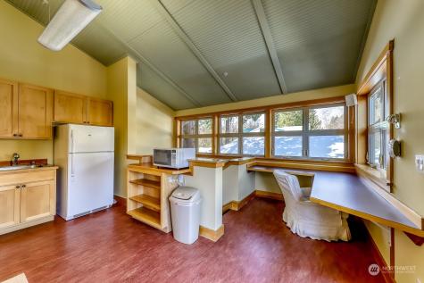 840 Madison Avenue N Bainbridge Island WA 98110