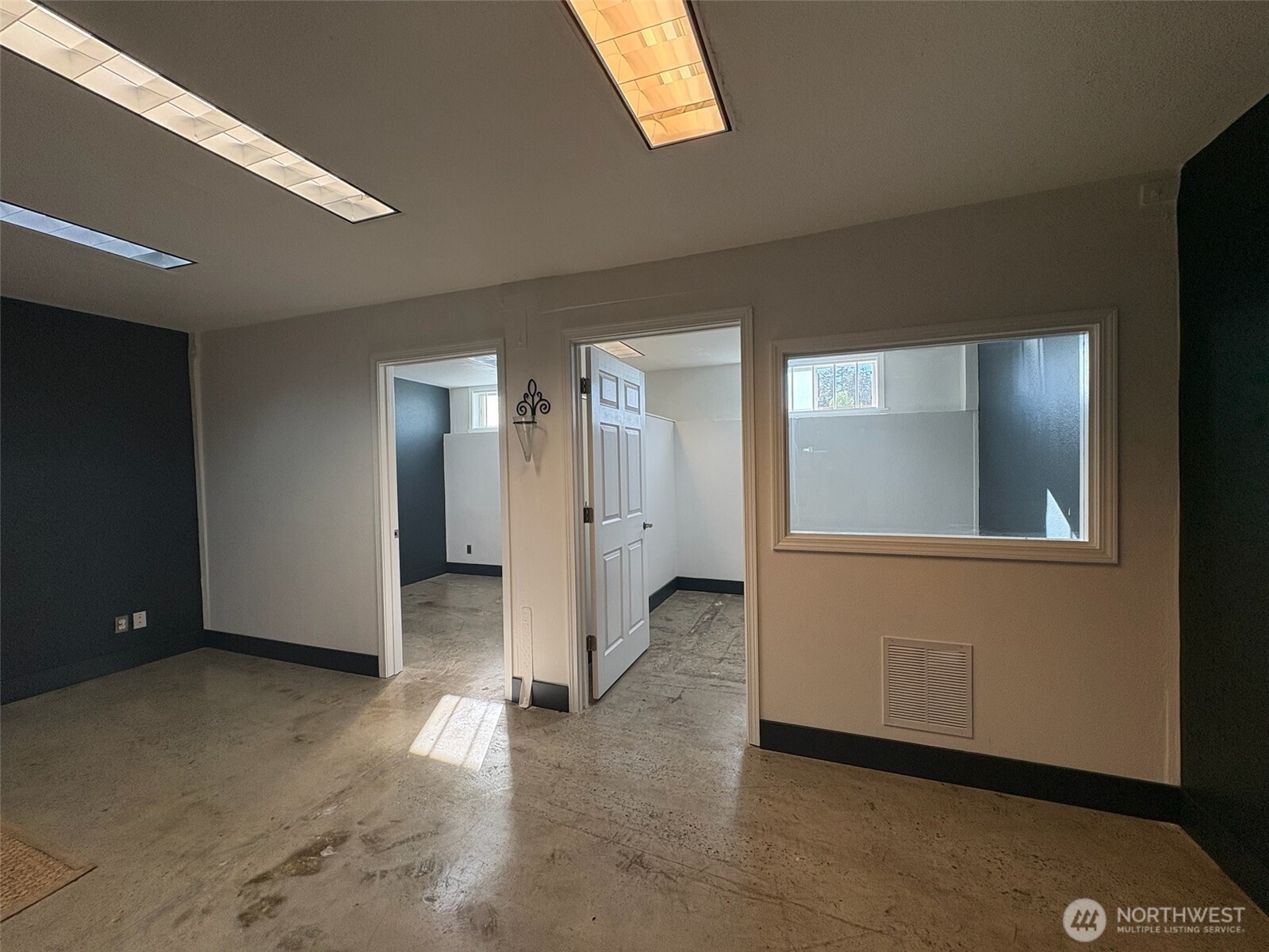 23931 Highway 99 Edmonds WA 98026