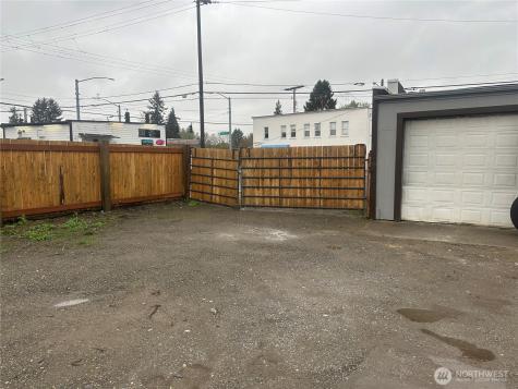 11022 Valley Avenue E Puyallup WA 98372