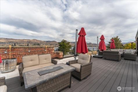 2037 W Woodin Avenue Chelan WA 98816