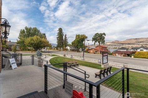 2037 W Woodin Avenue Chelan WA 98816