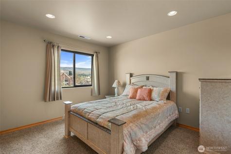 10 N Chelan Avenue Wenatchee WA 98801