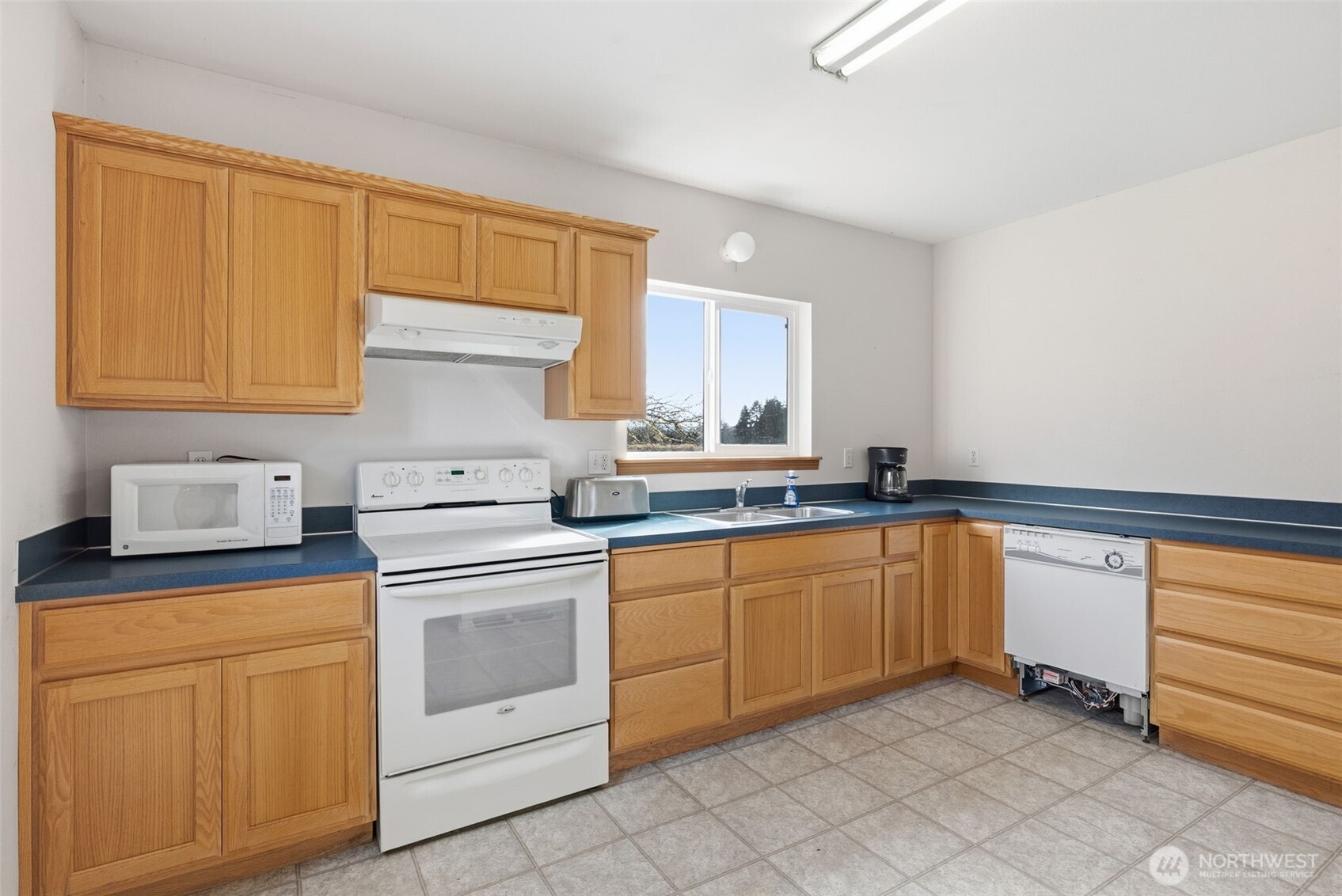 957 W State Route 4 Cathlamet WA 98612