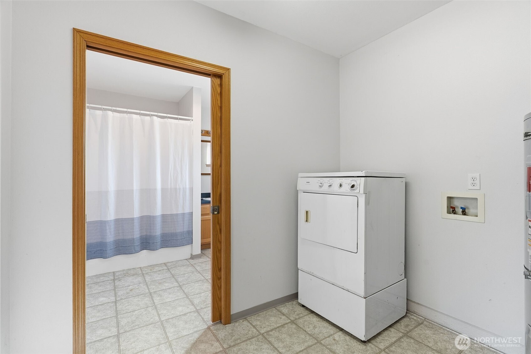 957 W State Route 4 Cathlamet WA 98612