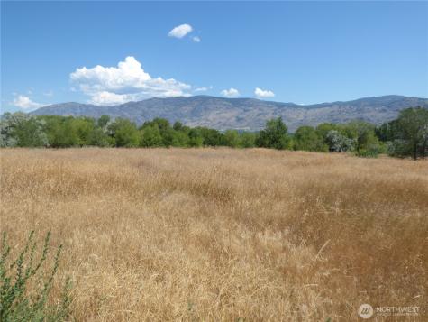 17 Swann Lane Oroville WA 98844