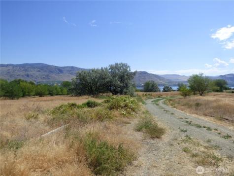 17 Swann Lane Oroville WA 98844