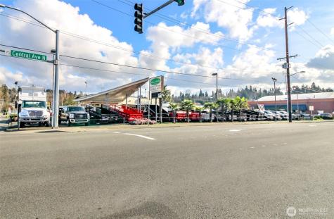 418 Central Avenue N Kent WA 98032