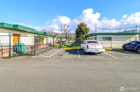 418 Central Avenue N Kent WA 98032