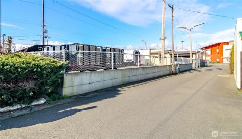 418 Central Avenue N Kent WA 98032