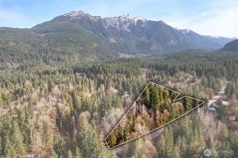 10211 Mount Baker Highway Deming WA 98244