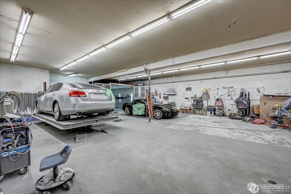 13720 Aurora Avenue N Seattle WA 98133