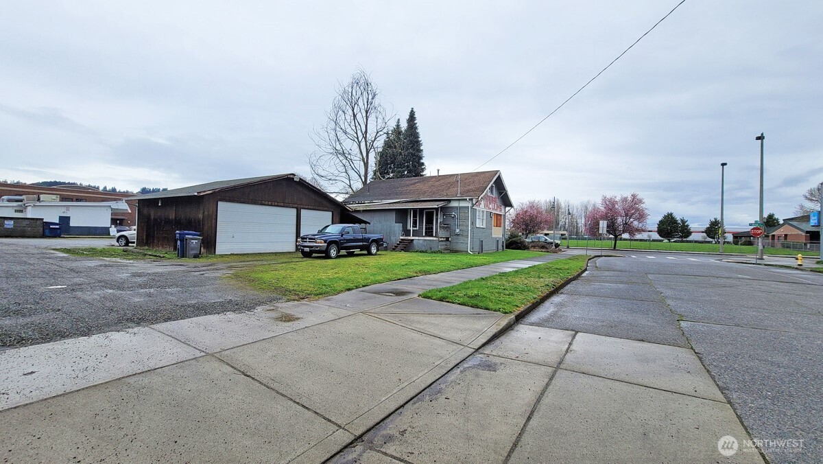 504 W Main St. W Auburn WA 98001