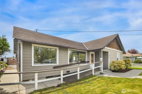 1628 Grove Street Marysville WA 98270